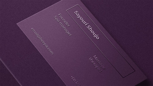 Spot UV vs. Standard Business Cards: What’s the Difference?